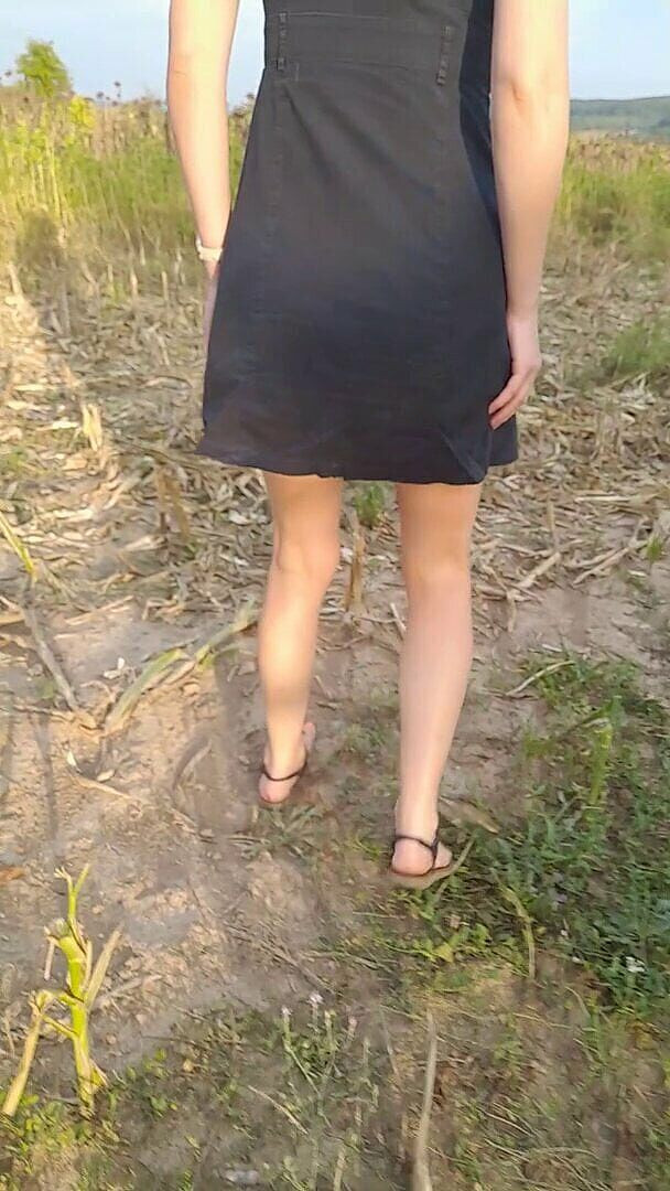 Outdoor Pissing Video (Audrey) Outdoor Pissing Video (Audrey)