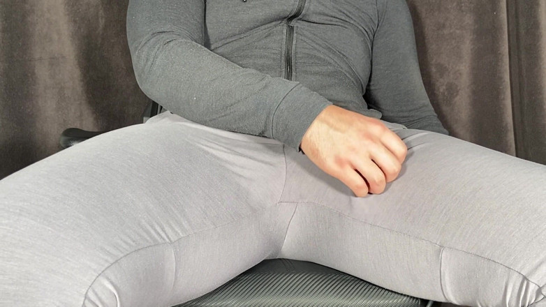 Lucas Nathan King: Mãos livres de porra em calças de moletom cinza