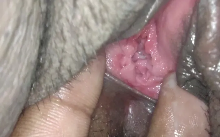 Meera Vishali: Desi Indian Bhabhi Fingering
