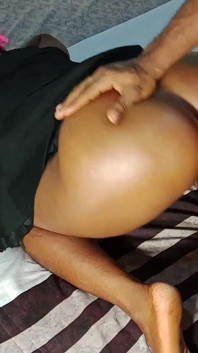मैं अपनी सौतेली बहन की चूत को कुत्ते शैली में उड़ाता हूं