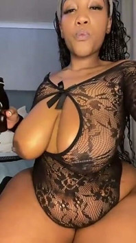 Grandona striptease &analplay