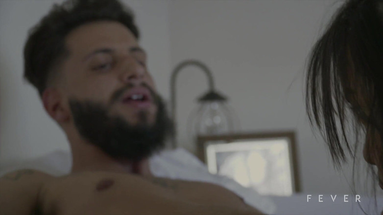 Fever Films: Pierwszy raz porno z 19-letnim facetem i wielką sławną gwiazdą porno