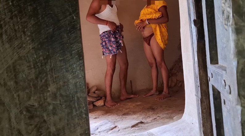 Sumaj: Cunhado fodido desi bhabhi