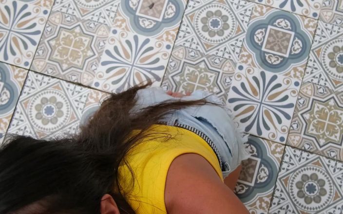 PassionBunny: Pompino profondo e intenso nel cortile