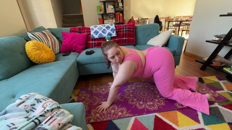 KinkyKatie: Bww milf kinky katie thủ dâm trong khi tập yoga -...