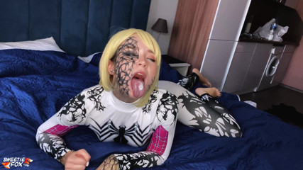 Sweetie Fox: Muscular guy passionate fuck and pussy licking anti-venom cosplay babe