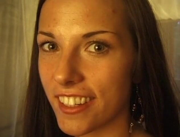 Flash Model Amateurs: Amatör genç kız yaşlı bir adamı memnun ediyor