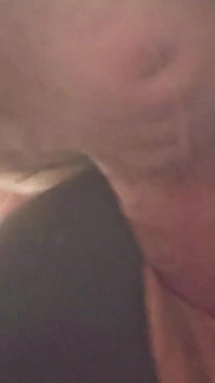 穿着紧身胸衣和Wetlook紧身裤的大屁股白人美女的妻子：脚趾吮吸，舔阴，中出传教士和后入
