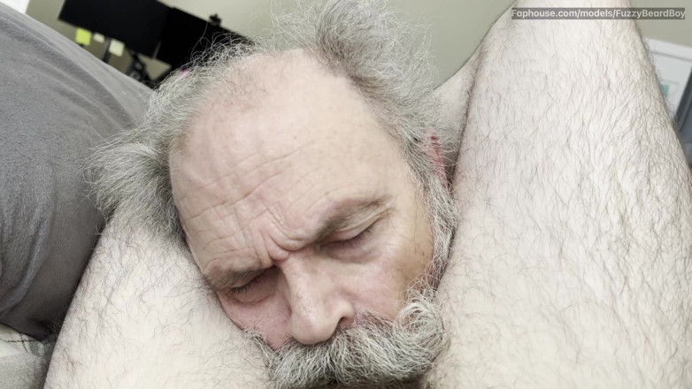 FuzzyBeardBoy: Tieten in De Kont Geneukt Door Een Grote Zwarte Lul...