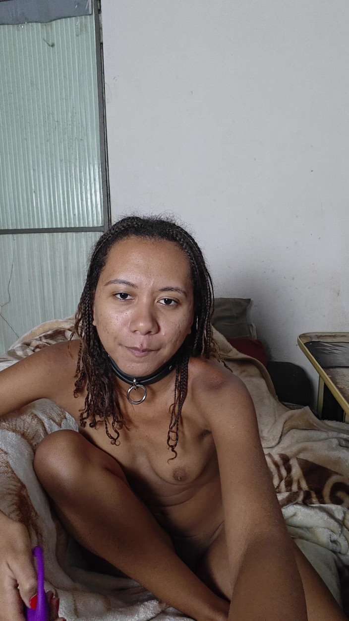 Lily Slav: Латина и рабыня-брюнетка шлепает и используют вибратор