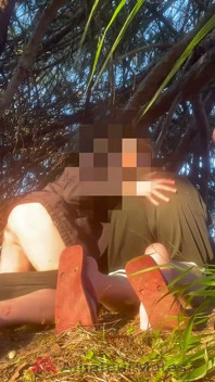 Amatör oda arkadaşları bir hayran için götlerini gösteriyor
