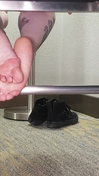 Penyingkiran Kasut dan Menggesel Kaki