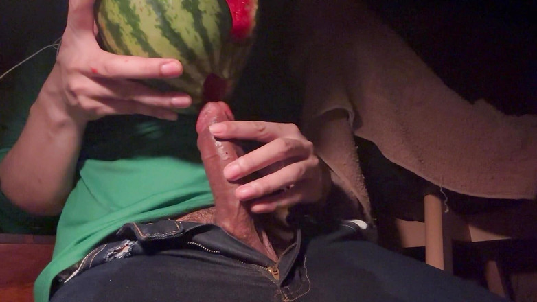 SinglePlayerBKK: Spermashot med vattenmelon.