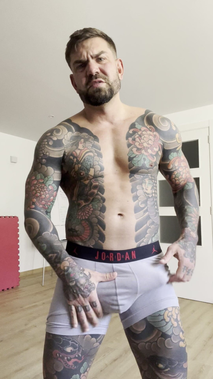 Juan Lucho Gay: Paja Increible De Rubio De Ojos Verdes