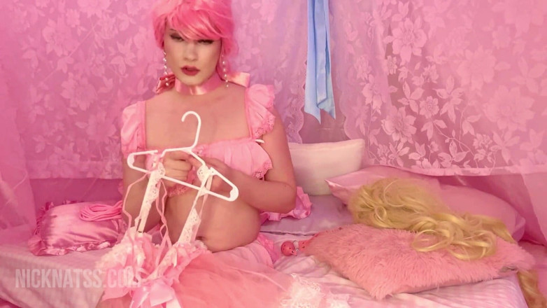 Natalie Napoli: 与变性继母一起消费娘娘腔