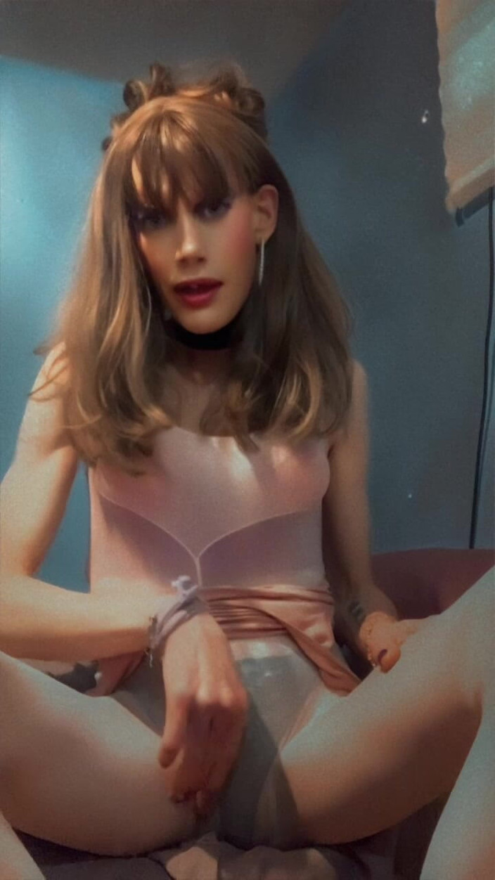 Lisa Luvly: Drăguță în ciorapi.. xoxo!