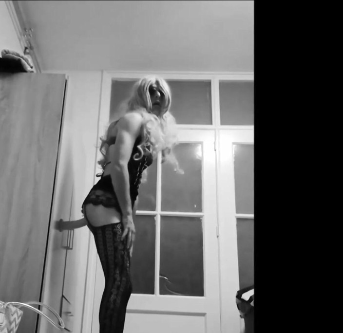 Sissy husband solo: Sissyhusband Posing and Dildo Complication