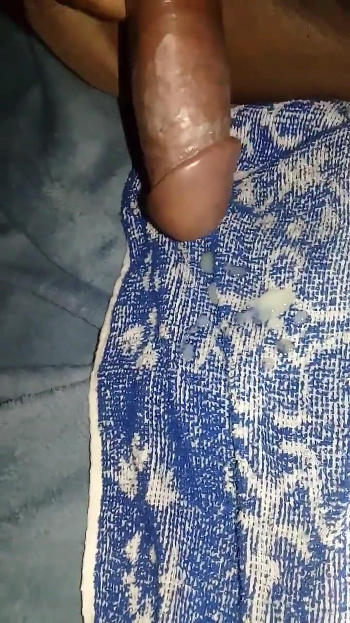 Black guy: S10 E2 mastürbasyon yapıyor