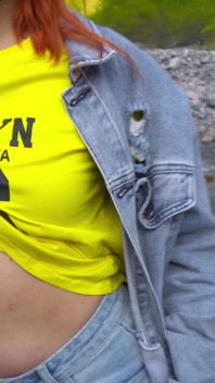 Gadis ini suka banget dientot di luar ruangan
