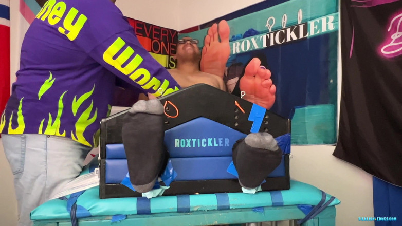 Ticklish Chubs: Kali pertama Oscar montel