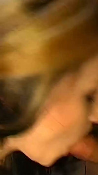 Sabine dans une frénésie de sperme - gangbang et couverte de sperme