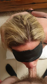 MILF victoria svázaná a sání