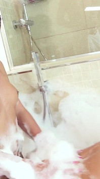 Foam Fuck! I'm Fucking Lina Throughrimming!!