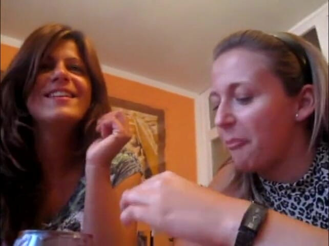 Solo Austria: Melady ve Cindy Eating