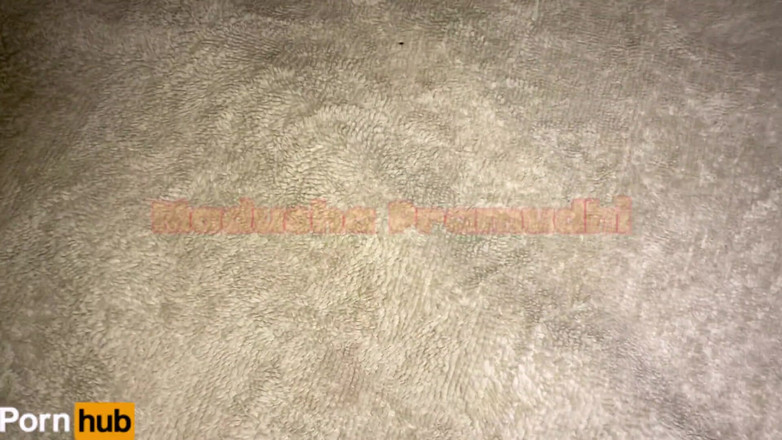 Tiyana: ホットワイフはハードなセックスを必要とし、夫は彼女の体を露出します