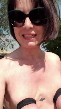 Nude Run with Outdoor Squirt