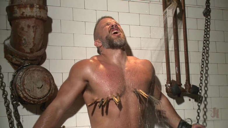 30 Minutes of Torment: 肌肉发达的鸡巴迪克卡伯无情地折磨