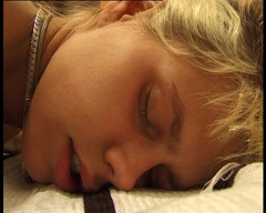 YOUR FIRST PORN: Dildofick in 6 positionen