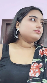 Desi Ayushi Bhabhi gra w karty seks, pełne hinduskie wideo
