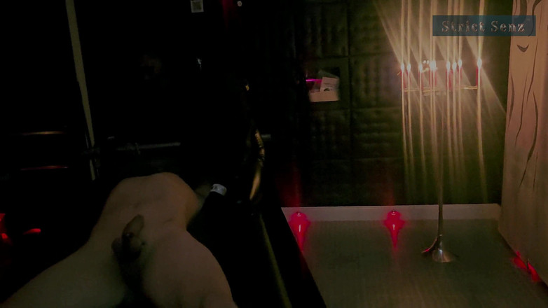 Strict Senz: Stina Stone Femdom labă cu tachinare de negare stând pe...