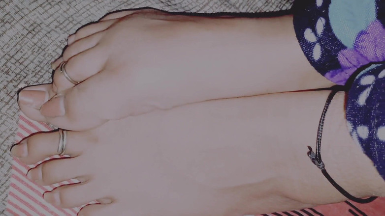 Hot Sis: Meine stiefschweder latika lutscht meinen schwanz hart