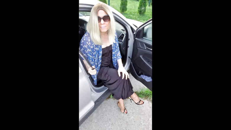 Sissy Stella: Saltos, mangueira e buraco celestial