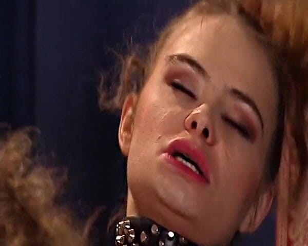 Porno Cloud: Pięć godzin grupa ekstrema lateksu.