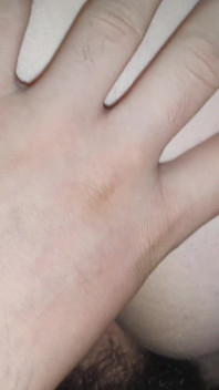 Voisine blonde à gros nichons et gros cul