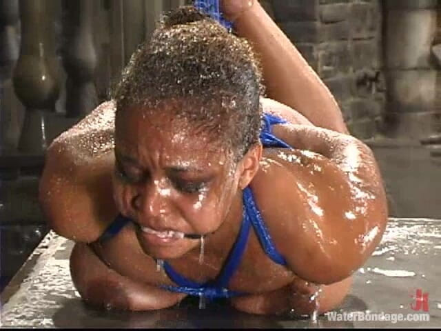 Water Bondage by Kink: Sinnamon Love und sgt. Major