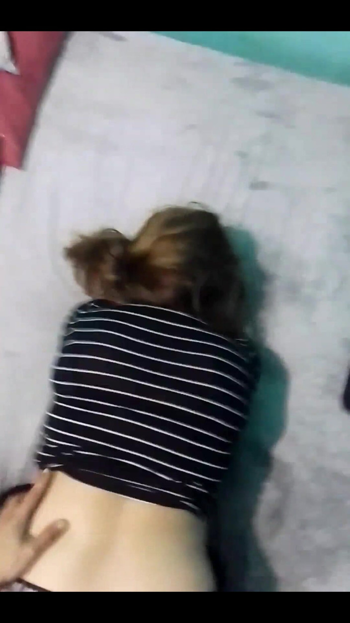 Fitcure1: POV to dává zezadu na velkou postel, zatímco my webkameru...