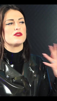 Latex 패션 TV에 대한 라텍스 인터뷰 9/12