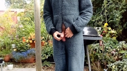 Rockardglans: Rockardglans buitenshuis Onesie trekt af voor buren