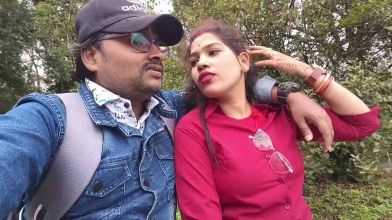 Sona bhabhi: Chica india besando escenas y tetas prensadas por su novio...