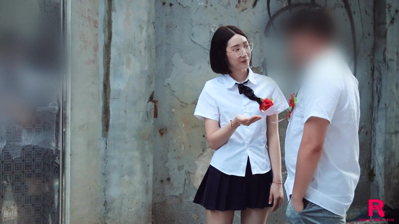 Asian Milfs n Teens: นักศึกษาจีนเรียนดีแต่กลายเป็นหีเสือ - Perv Milfs n Teens