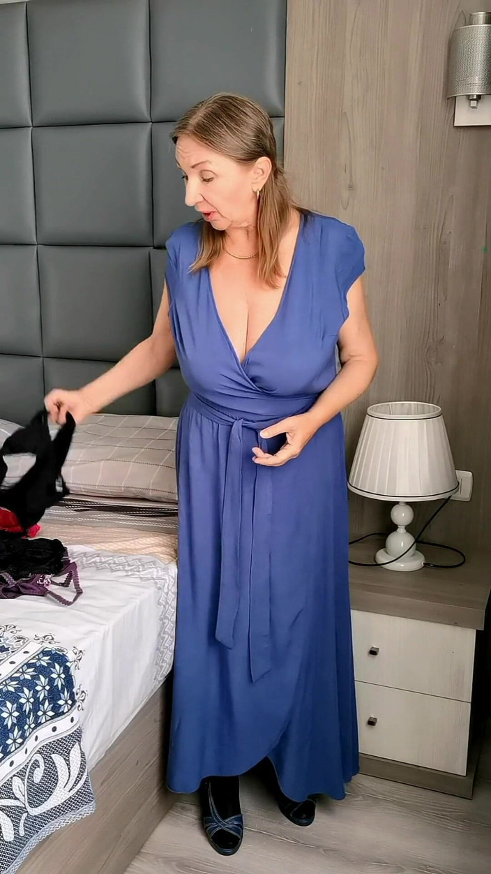 MariaOld: Ti piace la mia lingerie? - La tentazione matura trasforma i...