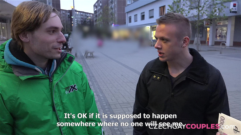 Czech Gay Couples: Pantat bahenol gadis semok ceko ini dientot habis-habisan sama 1 cowok...