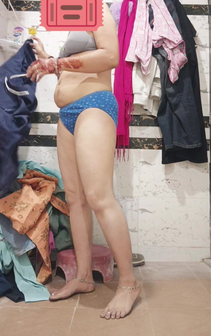 Priyahot77: Priya, bhabhi, show matinal, gros cul sexy