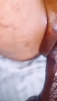 Rider smal tight våt droppande juice fitta i hotellrummet i Nigeria