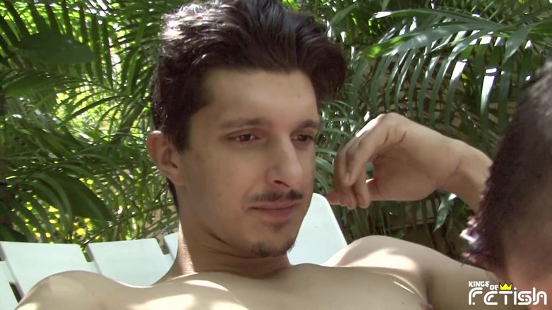 Gay Diaries: Tesão cara engole porra depois de chupar dois gêmeos com...