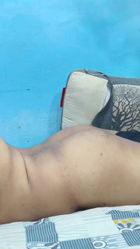 胸部吮吸和下穿脱然后舔屁股
